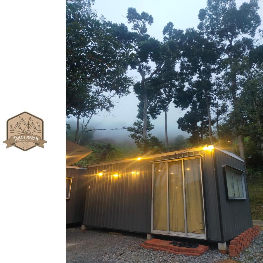 Tanah Merah Glamping Village 쿠알라캉사르 외부 사진
