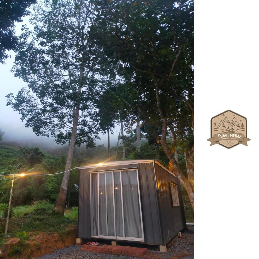 Tanah Merah Glamping Village 쿠알라캉사르 외부 사진