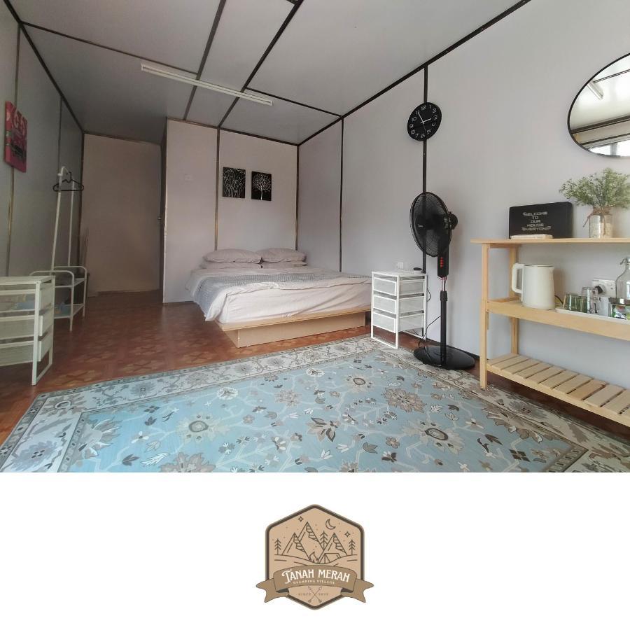 Tanah Merah Glamping Village 쿠알라캉사르 외부 사진