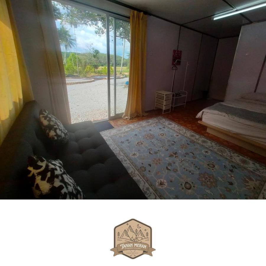 Tanah Merah Glamping Village 쿠알라캉사르 외부 사진