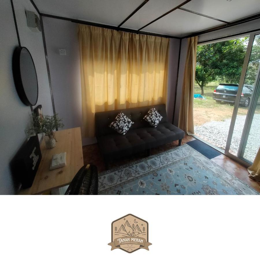 Tanah Merah Glamping Village 쿠알라캉사르 외부 사진