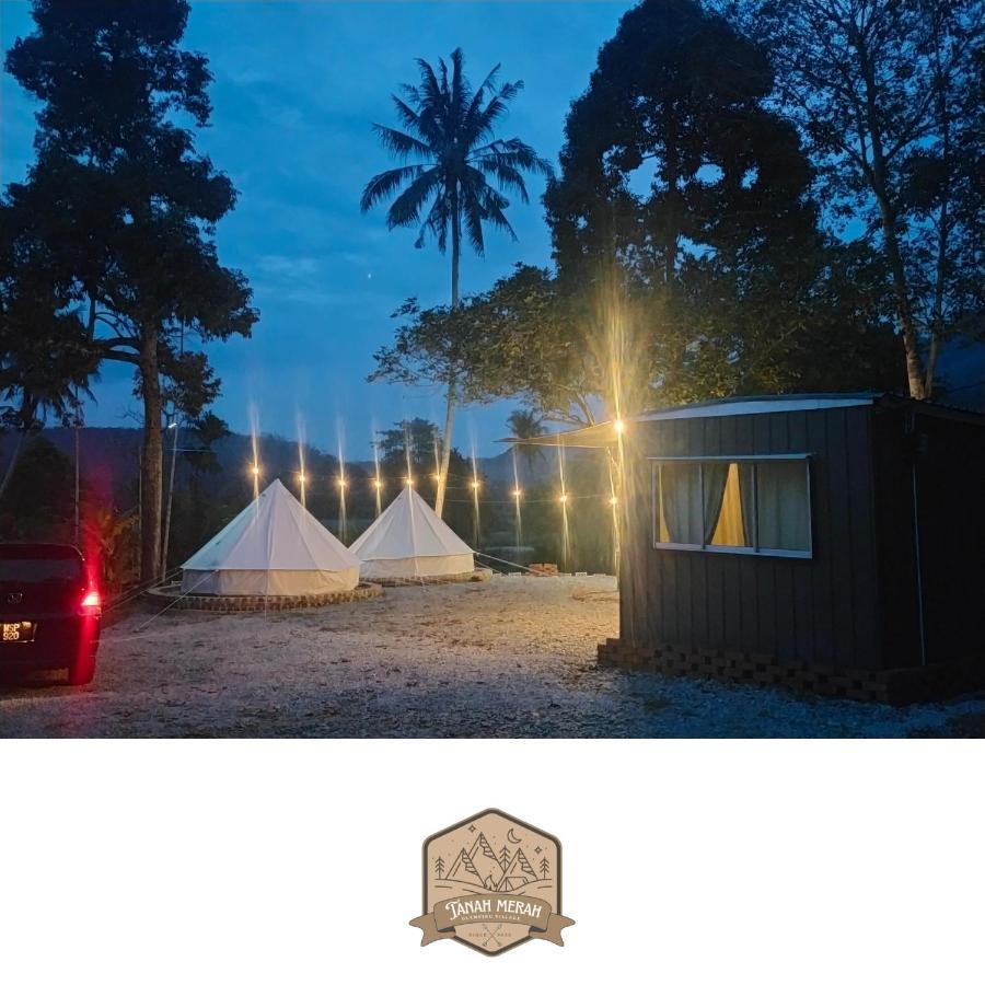 Tanah Merah Glamping Village 쿠알라캉사르 외부 사진