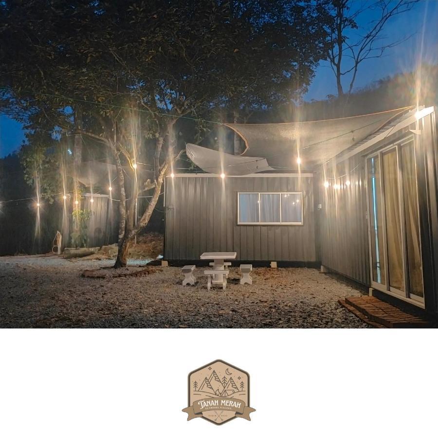 Tanah Merah Glamping Village 쿠알라캉사르 외부 사진