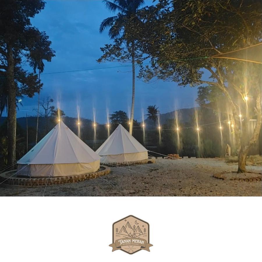 Tanah Merah Glamping Village 쿠알라캉사르 외부 사진