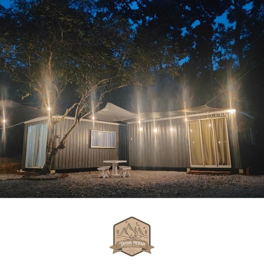 Tanah Merah Glamping Village 쿠알라캉사르 외부 사진