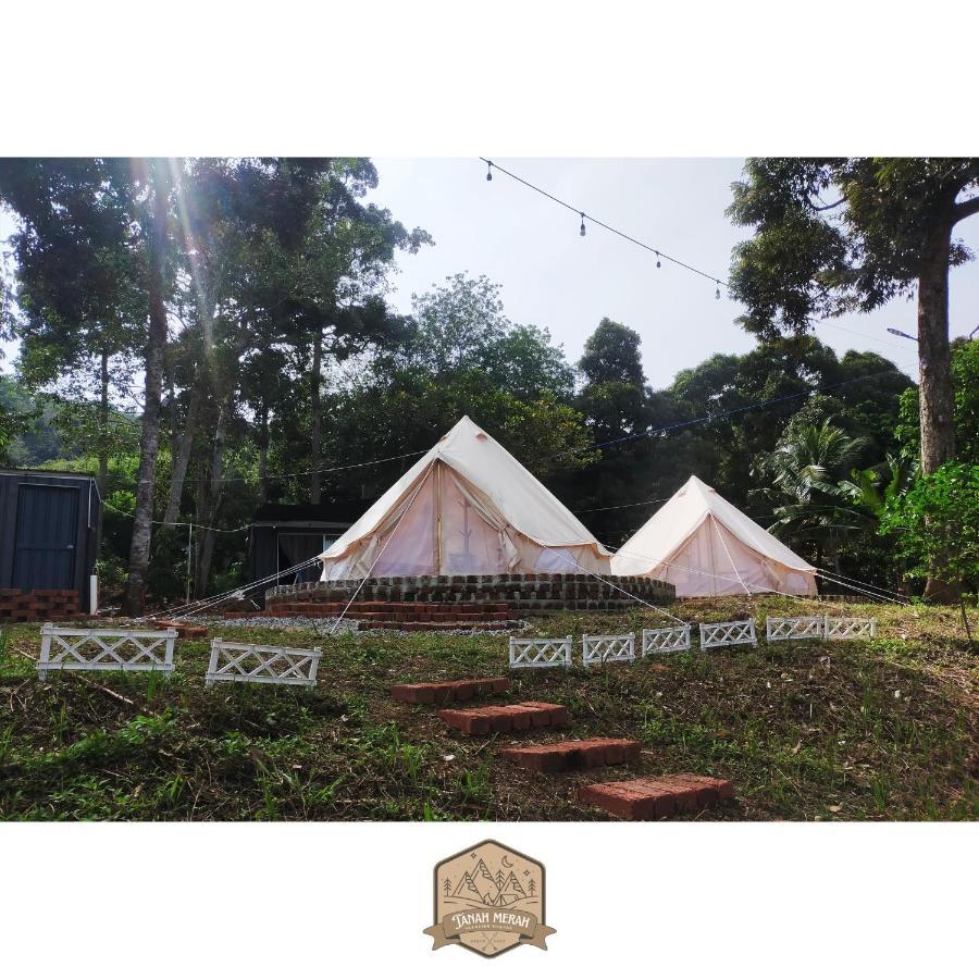 Tanah Merah Glamping Village 쿠알라캉사르 외부 사진