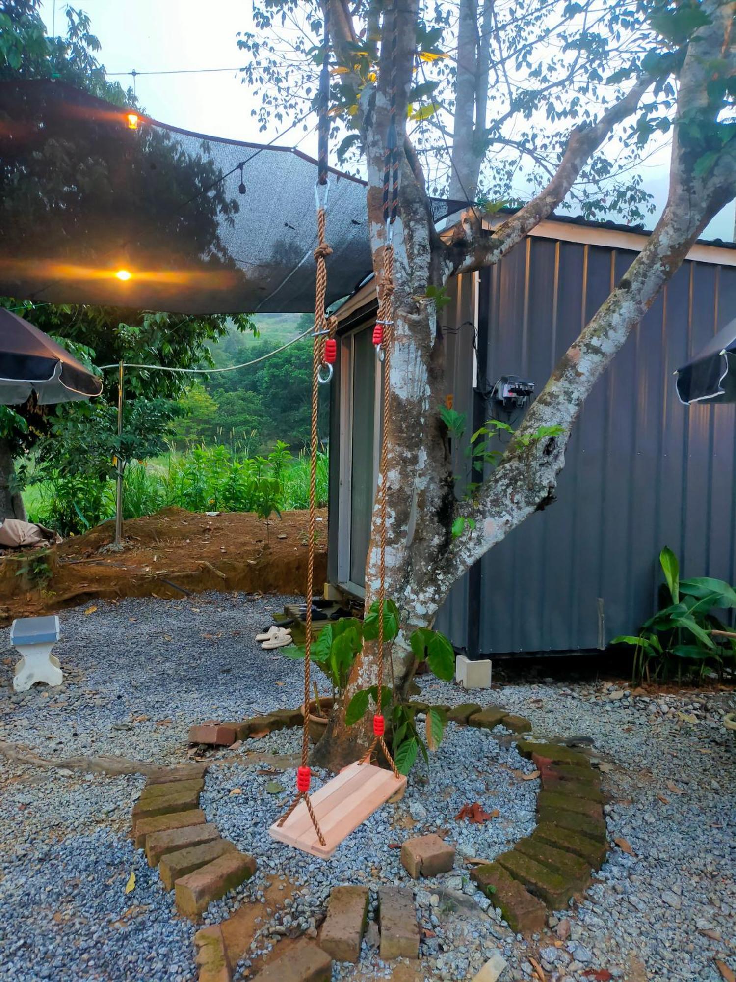 Tanah Merah Glamping Village 쿠알라캉사르 외부 사진