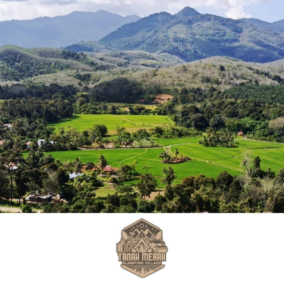 Tanah Merah Glamping Village 쿠알라캉사르 외부 사진