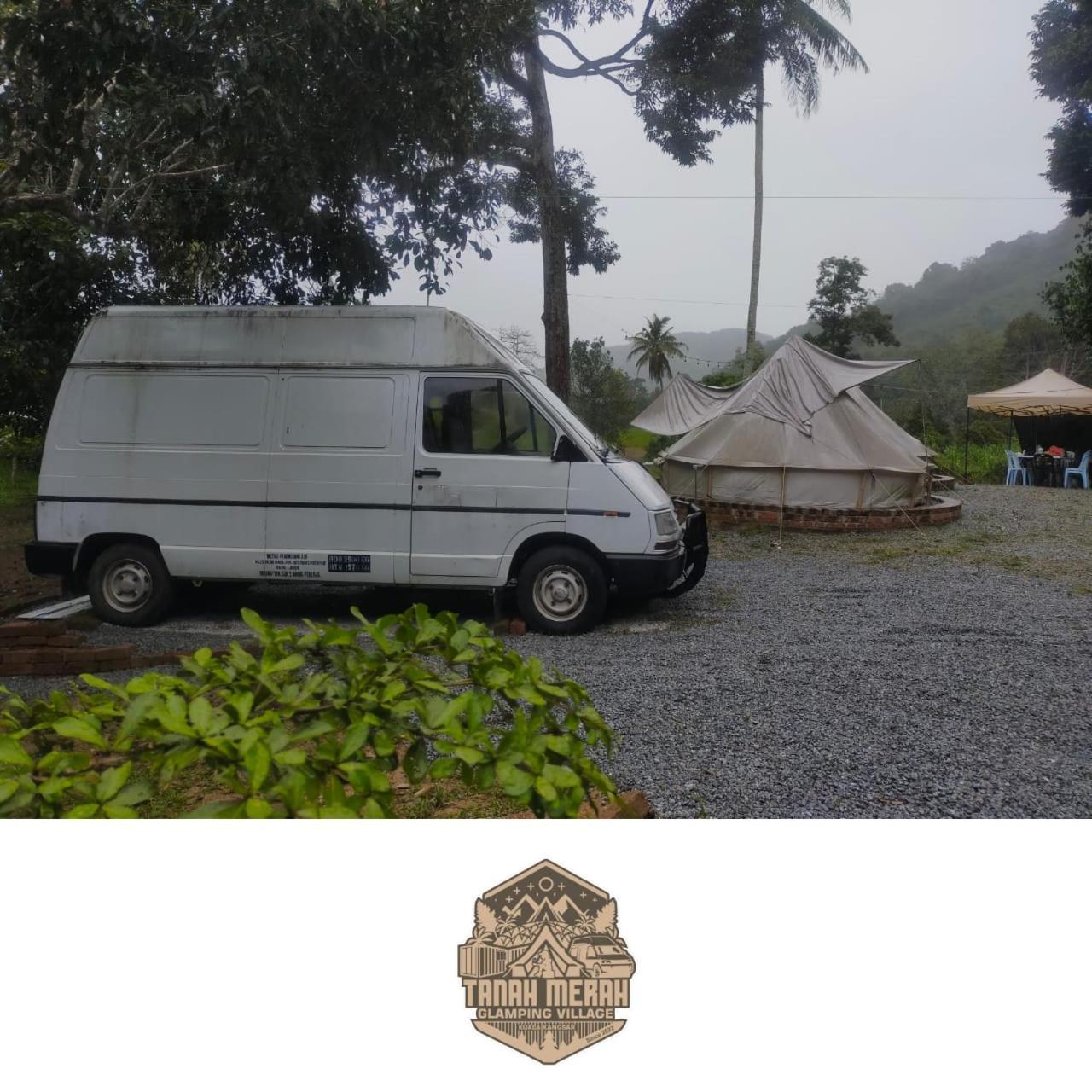 Tanah Merah Glamping Village 쿠알라캉사르 외부 사진