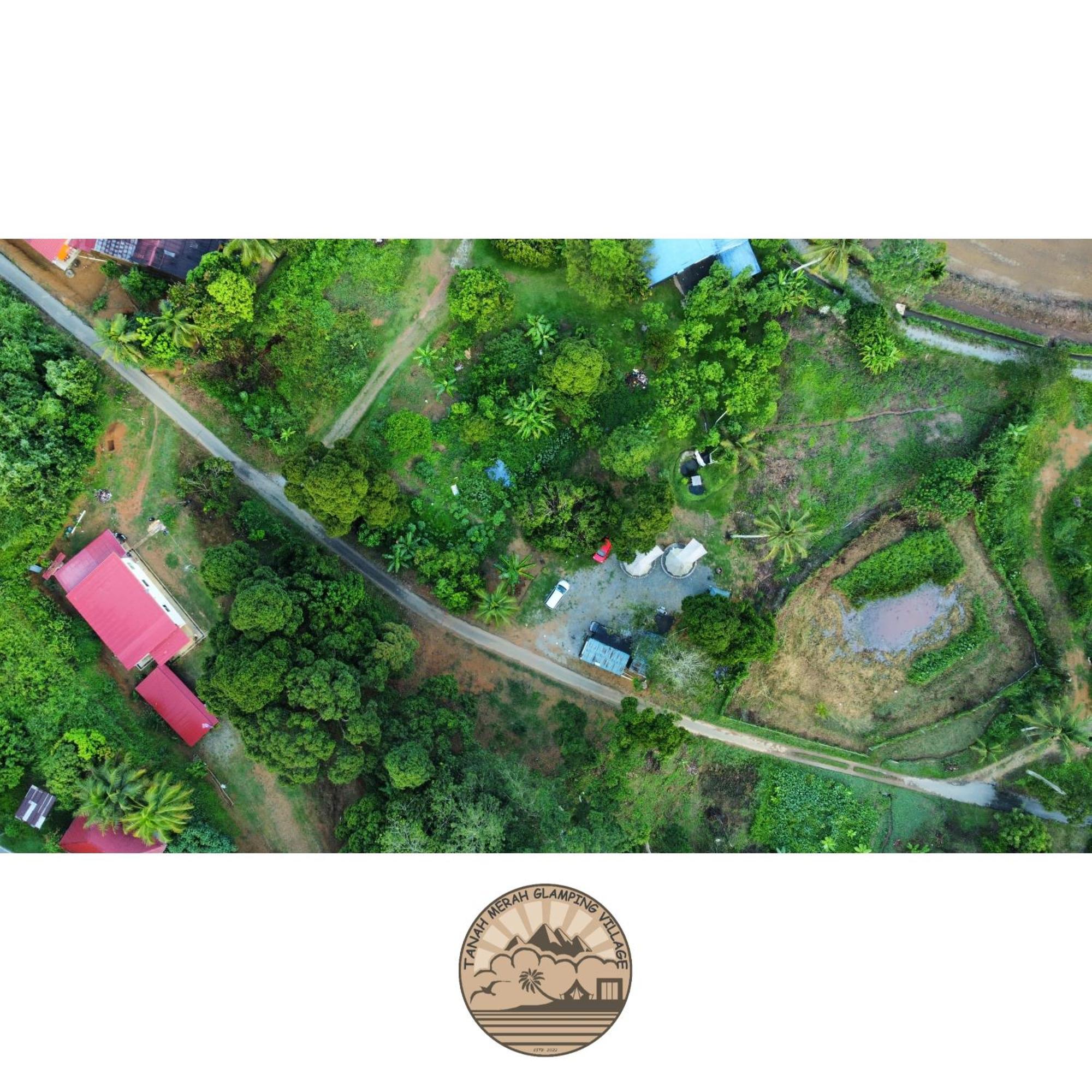 Tanah Merah Glamping Village 쿠알라캉사르 외부 사진